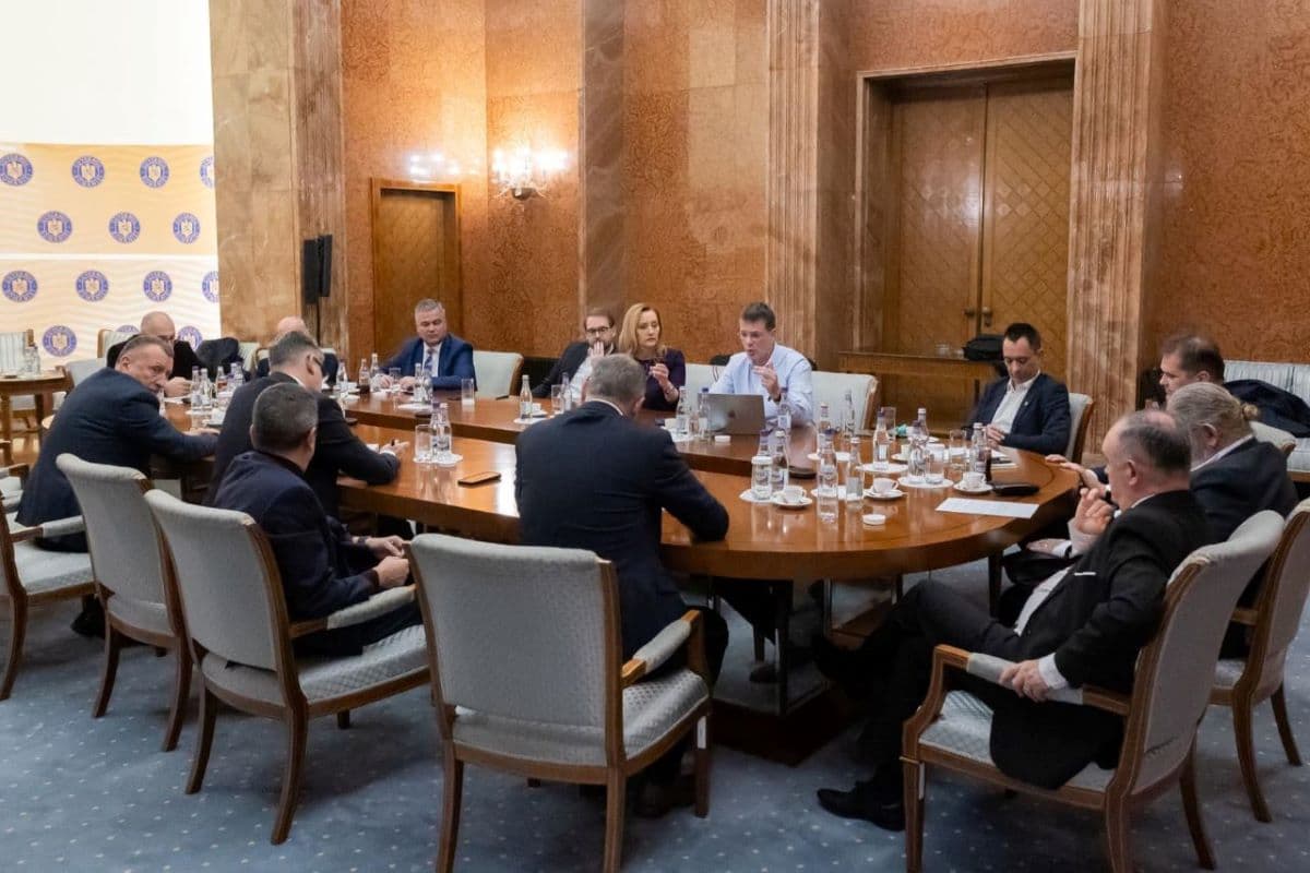 Four Romanian parties begin talks on joint ruling platform