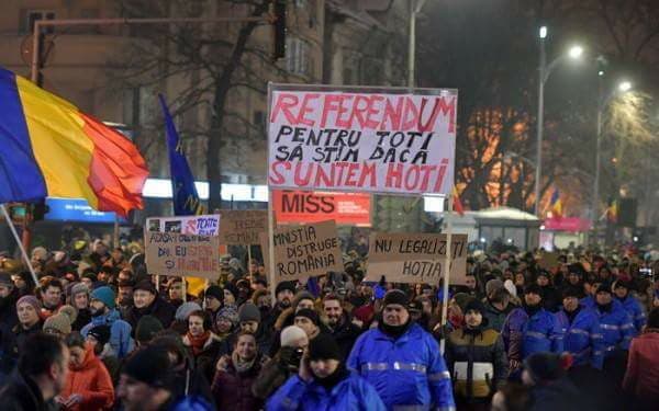 Update: Tens of thousands of Romanians march against prison pardons, changes to the criminal law