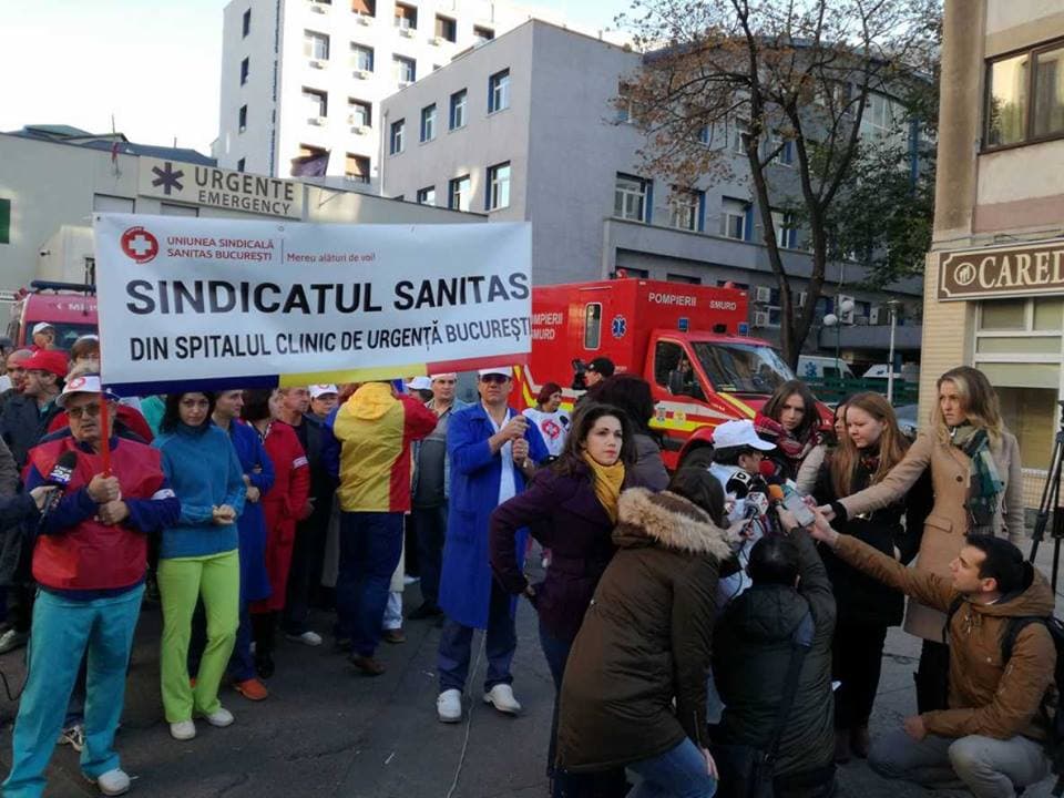 Romanian healthcare system employees start general strike