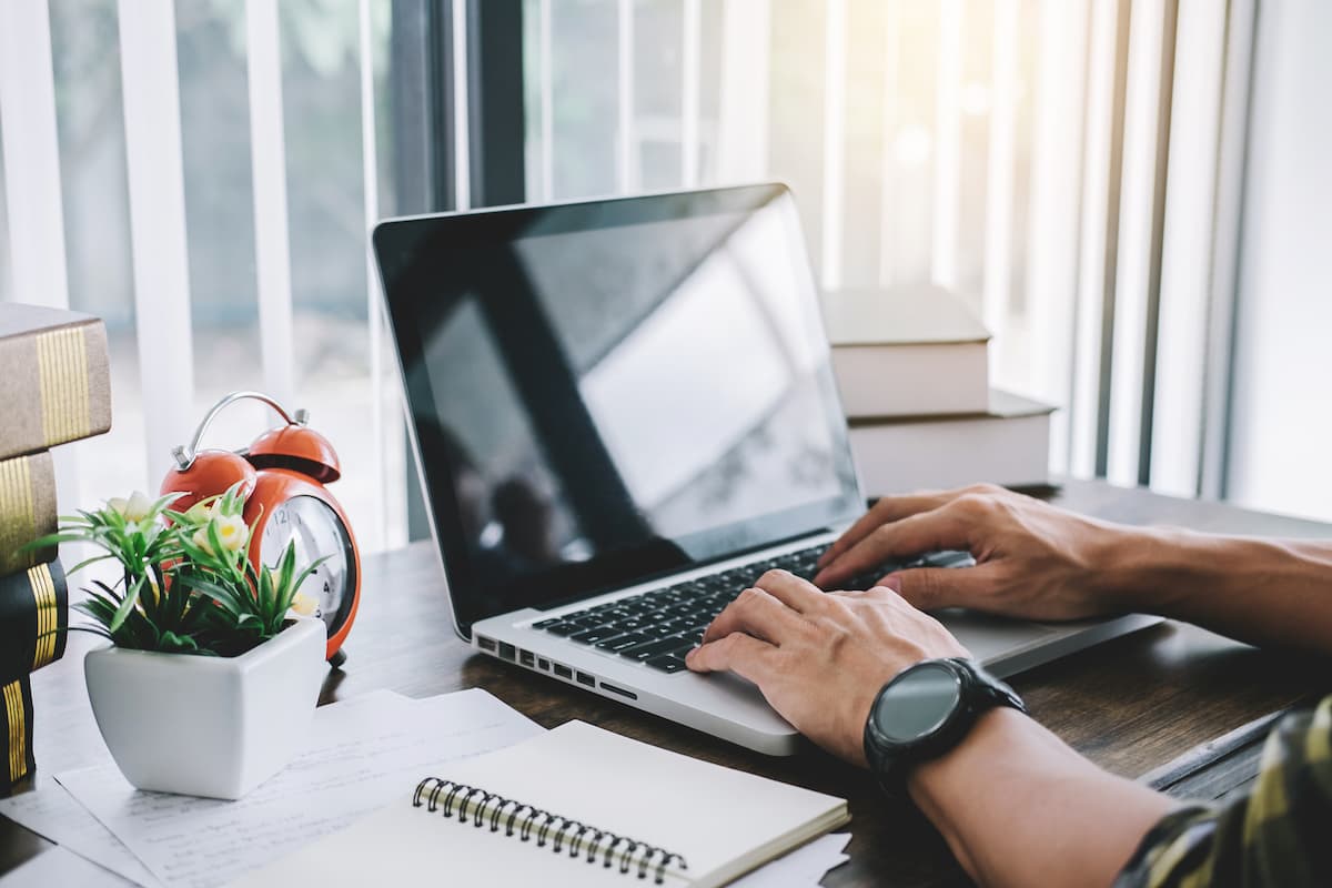 Social Monitor: Romania exceeds EU average for household internet access but ranks last in digital skills