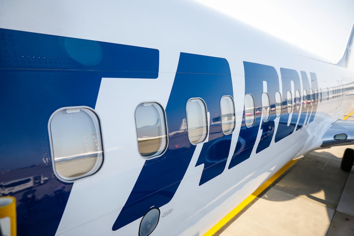 TAROM to name second new Boeing 737 MAX after Romanian Olympic champion Ivan Patzaichin