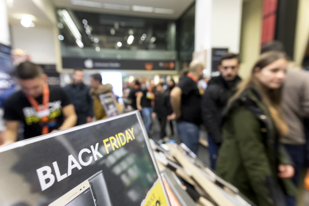 Analysts: Black Friday in Romania could generate over EUR 400 mln, 8 out of 10 Romanians seek to make a deal