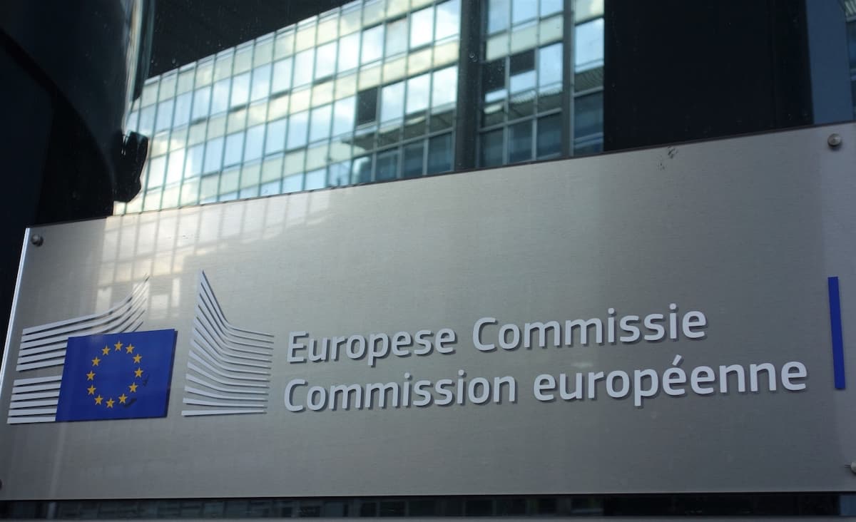 EC ready to maintain support for Romania in its efforts to legislate a new Wage Law