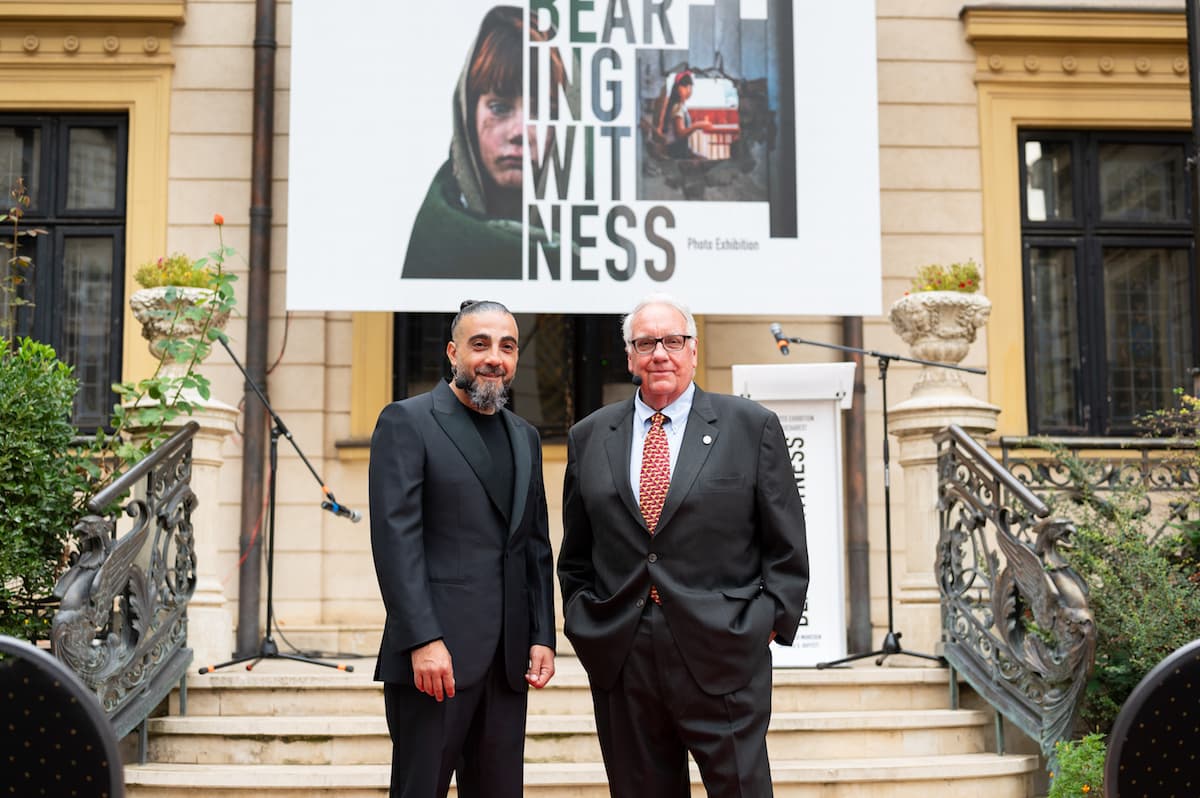 The "Bearing Witness" exhibition takes on a new dimension in Romania, in the context of the border conflict