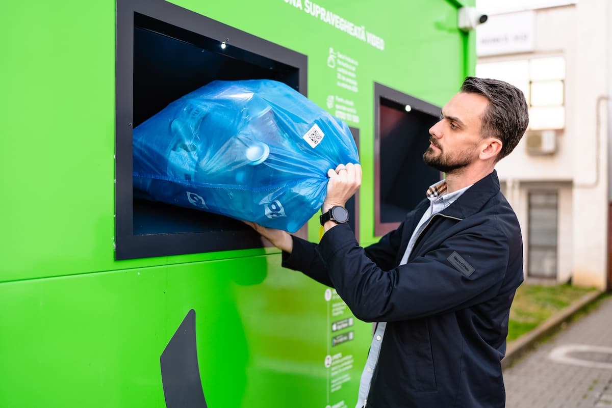 Romania’s bag-based recycling solution IZI collects 1 million containers monthly