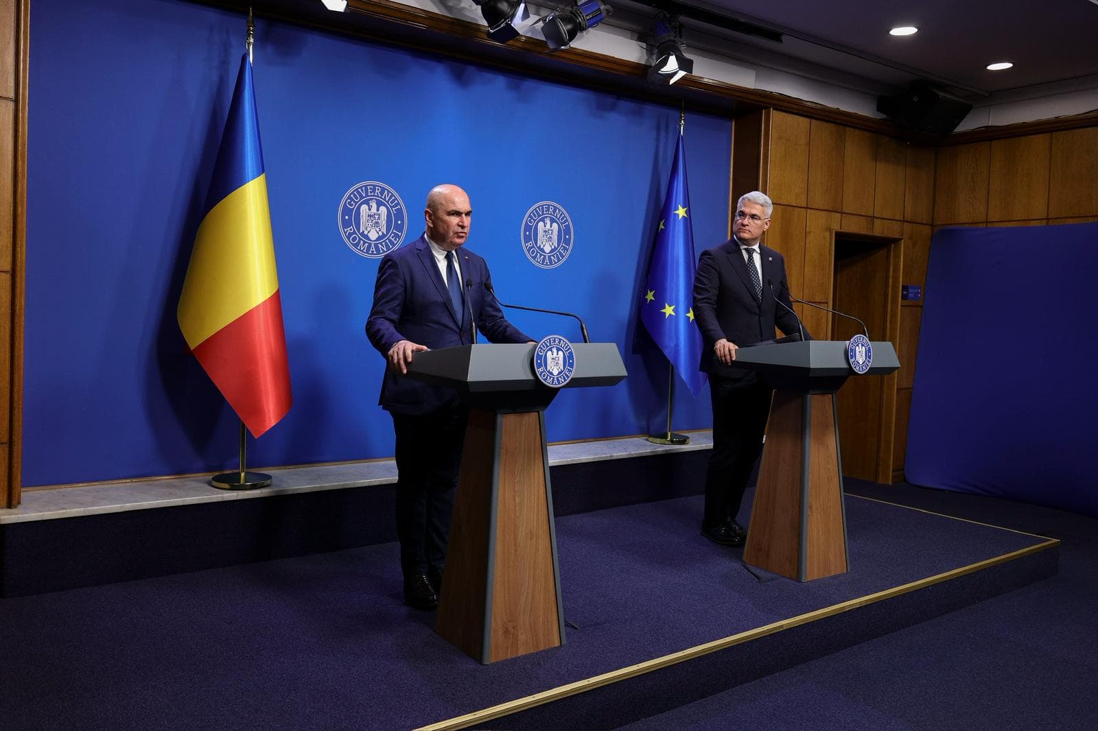 Romanian government unblocks nearly 7,000 positions in public healthcare system to ease strike