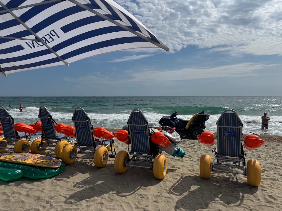 21 accessible beaches open for people with disabilities on Romania's Black Sea coast