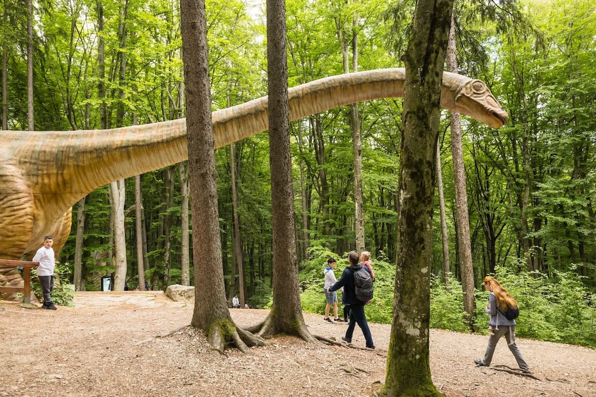 Romania’s Dino Parc Râșnov reaches 4.5 million visitors, estimates EUR 130 mln impact on local economy
