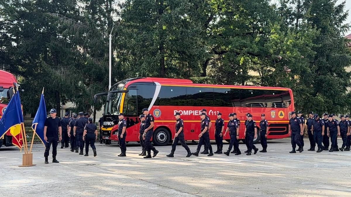 Romania deploys new team of firefighters to Greece