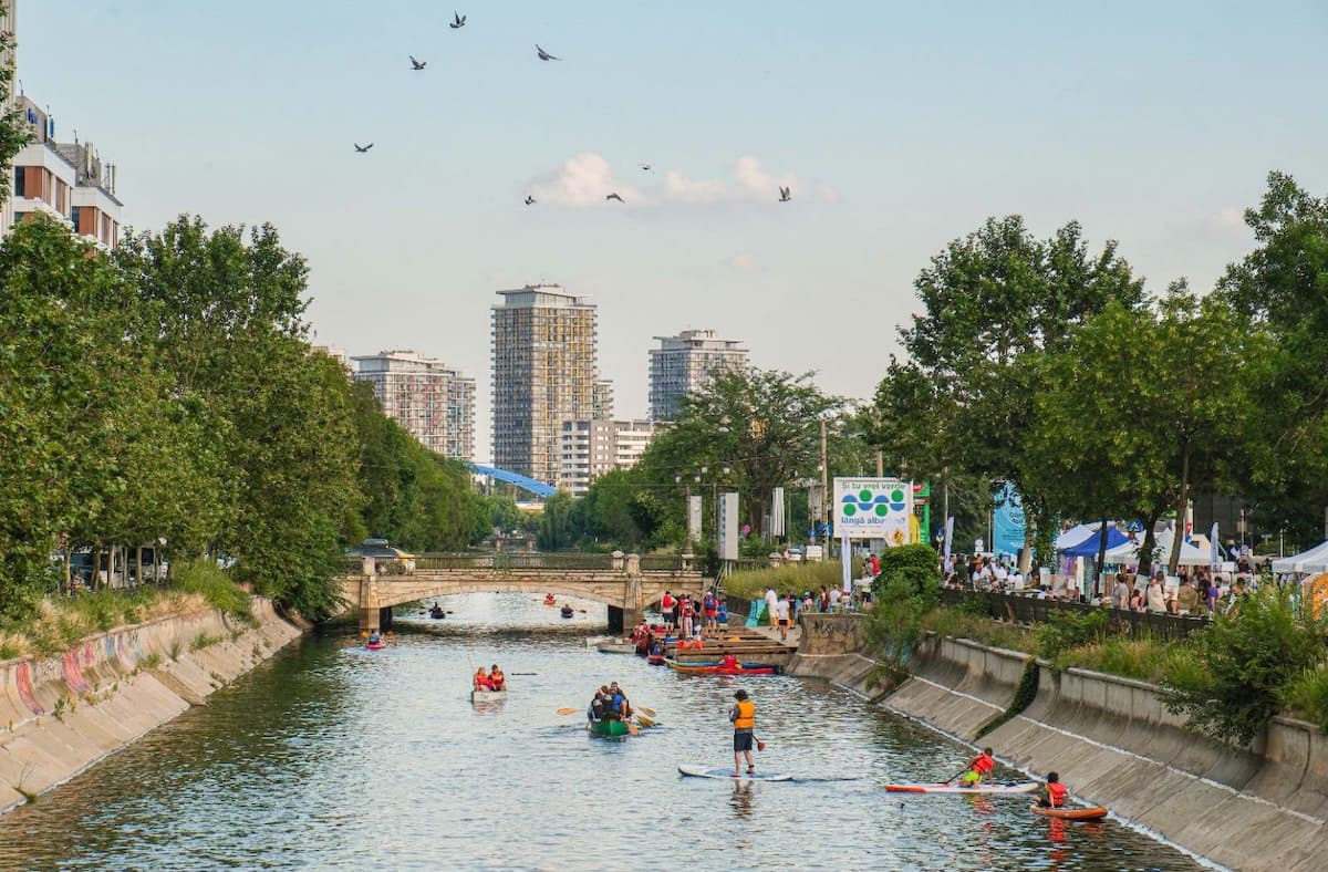 Bucharest City Hall launches free kayaking on Dâmbovița river