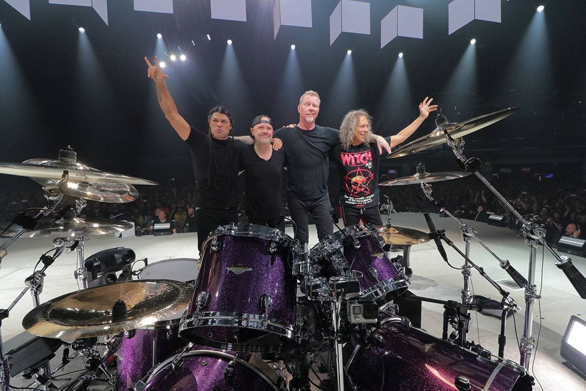 Metallica donates funds to two charitable organizations in Bucharest